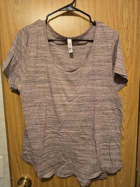 LuLaRoe Mauve Heathered Scoop Neck Short Sleeve Tee